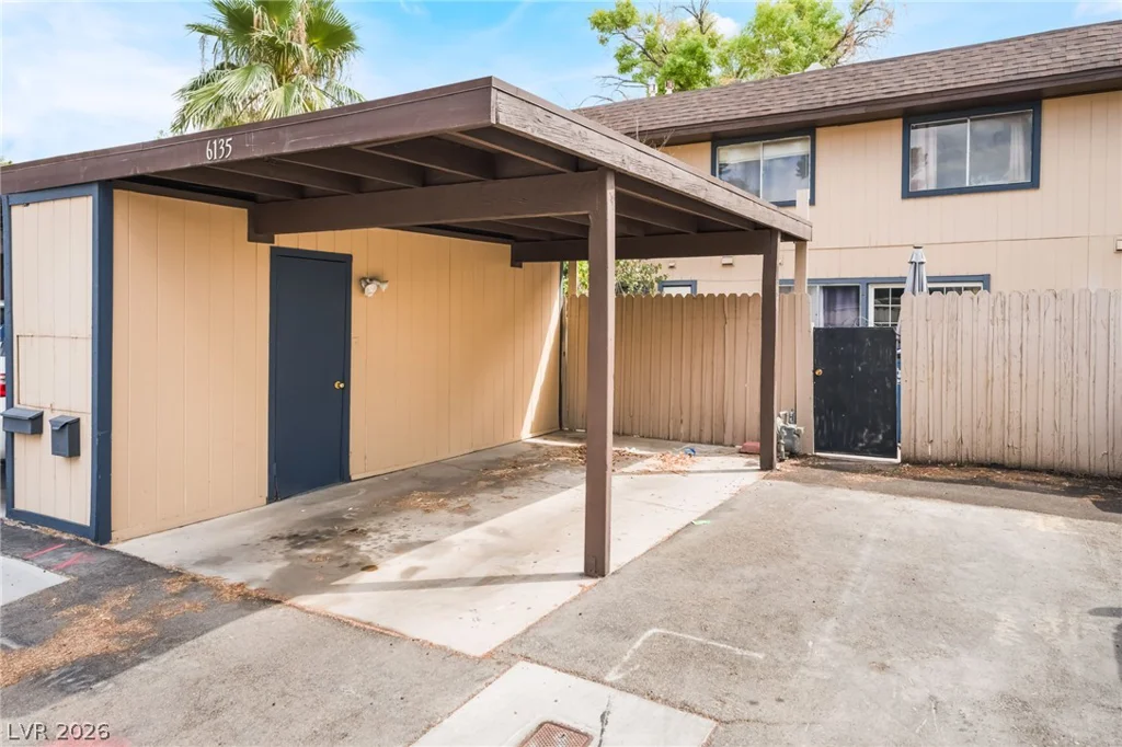 6135 Meadowgrass, Las Vegas, NV 89103