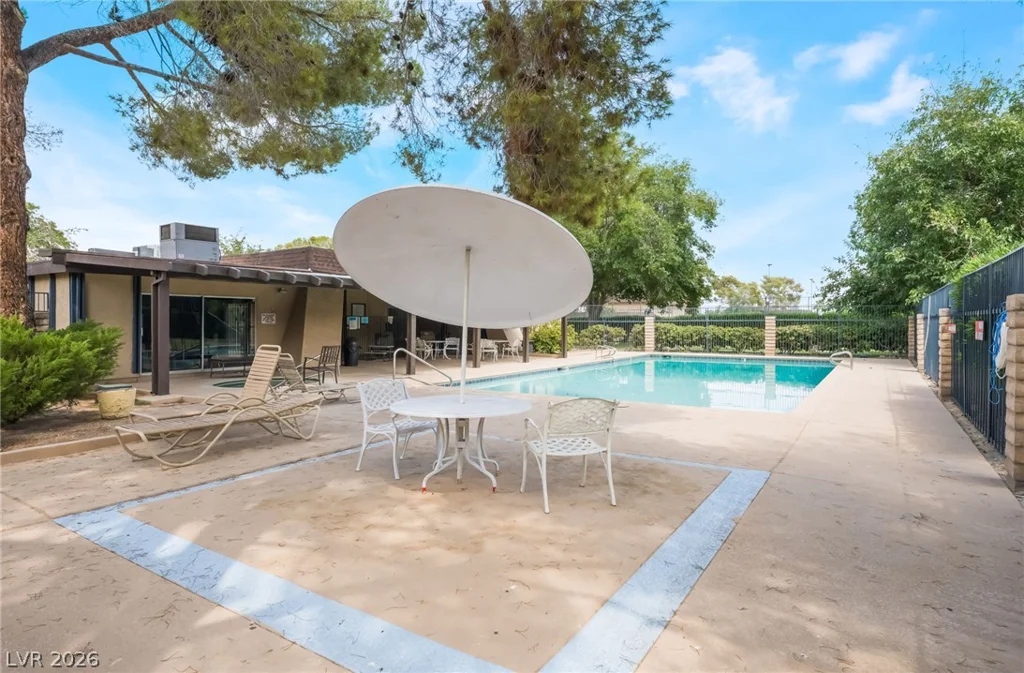 6135 Meadowgrass, Las Vegas, NV 89103