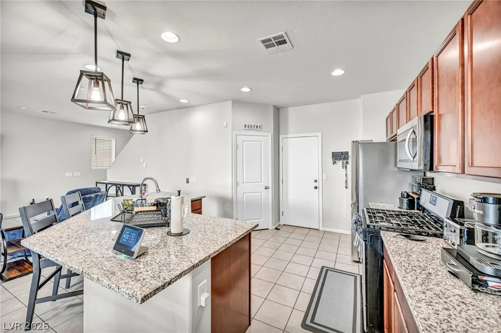 5612 Hill Cliff, North Las Vegas, NV 89031