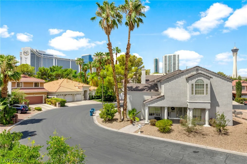 2847 Queens Courtyard, Las Vegas, NV 89109