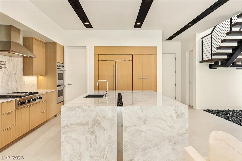 2847 Queens Courtyard, Las Vegas, NV 89109