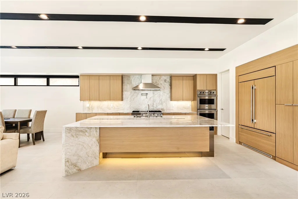 2847 Queens Courtyard, Las Vegas, NV 89109