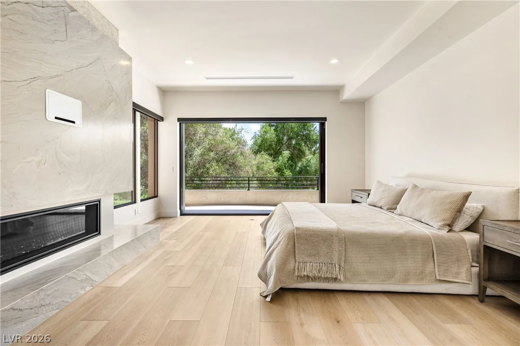 2847 Queens Courtyard, Las Vegas, NV 89109