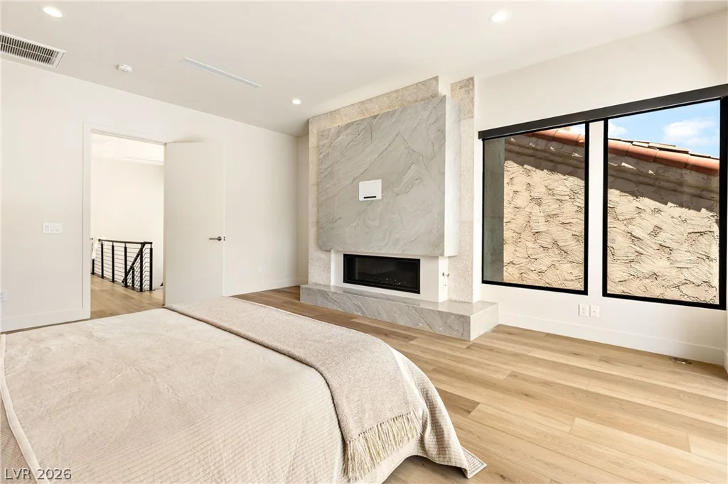 2847 Queens Courtyard, Las Vegas, NV 89109