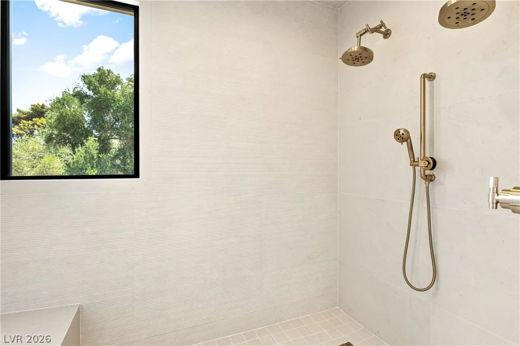 2847 Queens Courtyard, Las Vegas, NV 89109