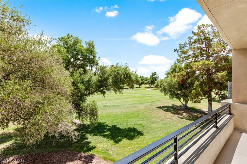 2847 Queens Courtyard, Las Vegas, NV 89109