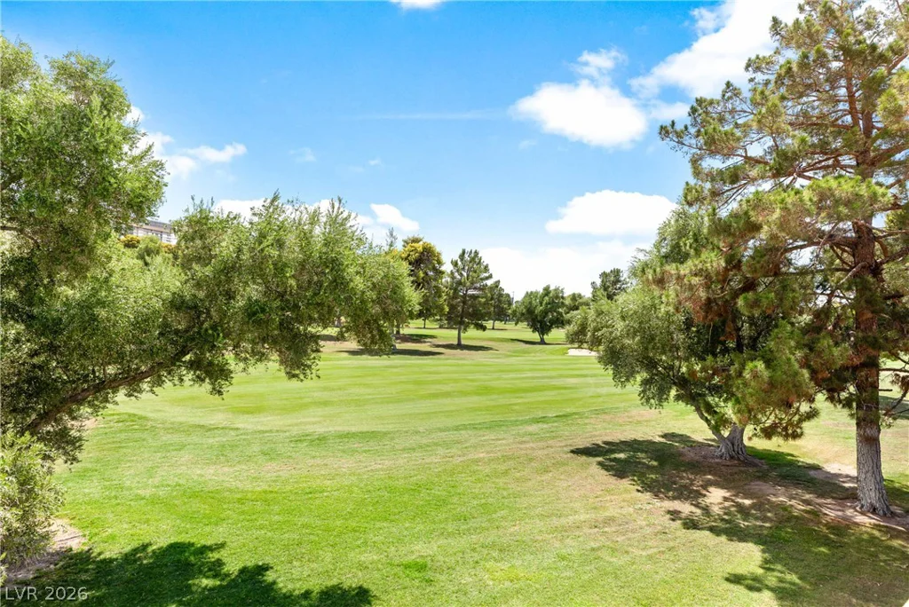 2847 Queens Courtyard, Las Vegas, NV 89109