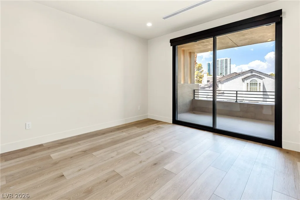 2847 Queens Courtyard, Las Vegas, NV 89109