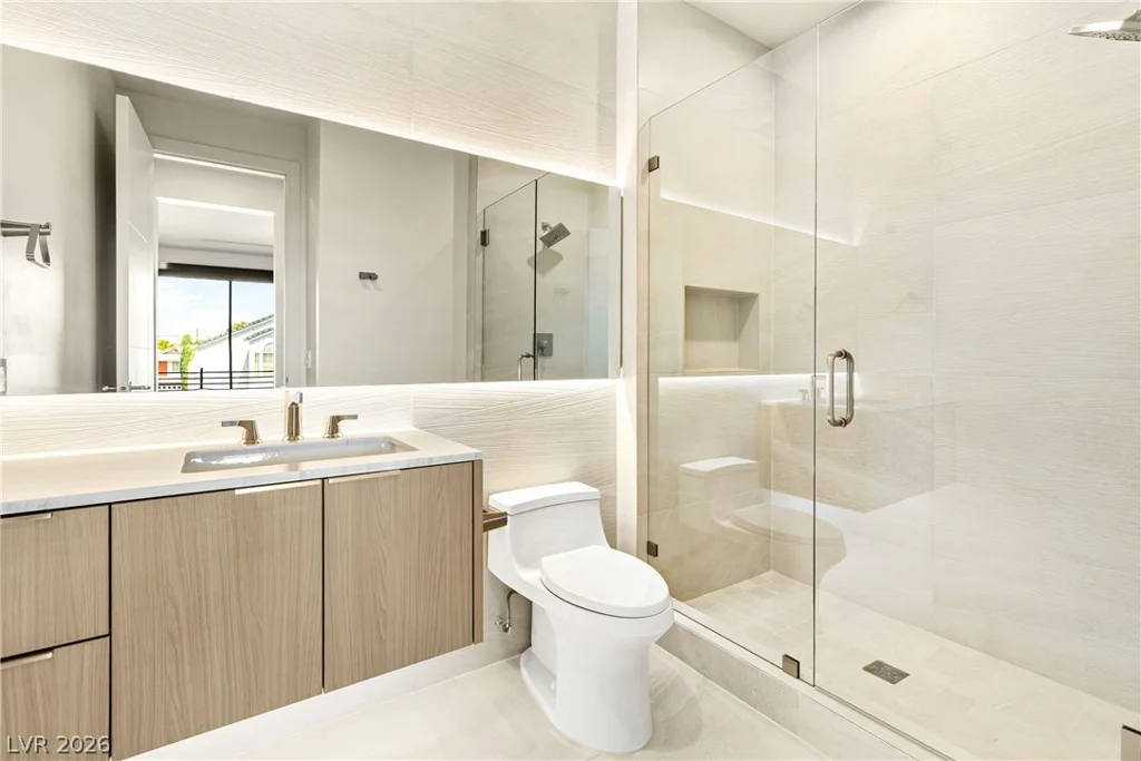 2847 Queens Courtyard, Las Vegas, NV 89109