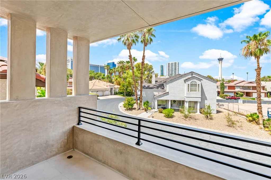 2847 Queens Courtyard, Las Vegas, NV 89109