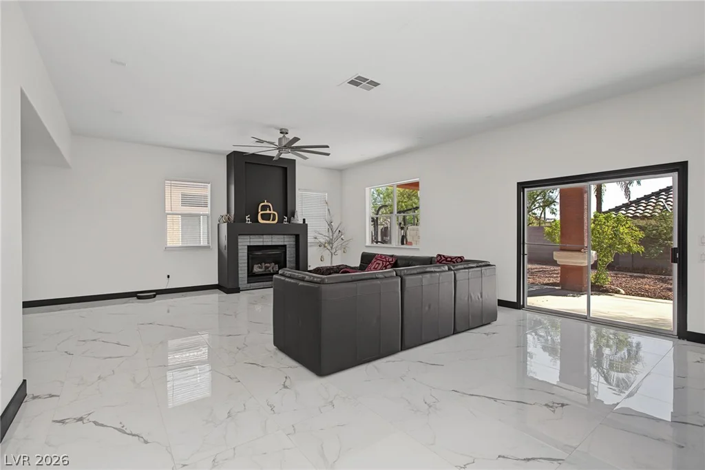 5560 Kings Row, Las Vegas, NV 89148