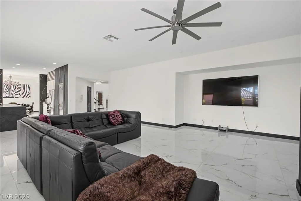 5560 Kings Row, Las Vegas, NV 89148