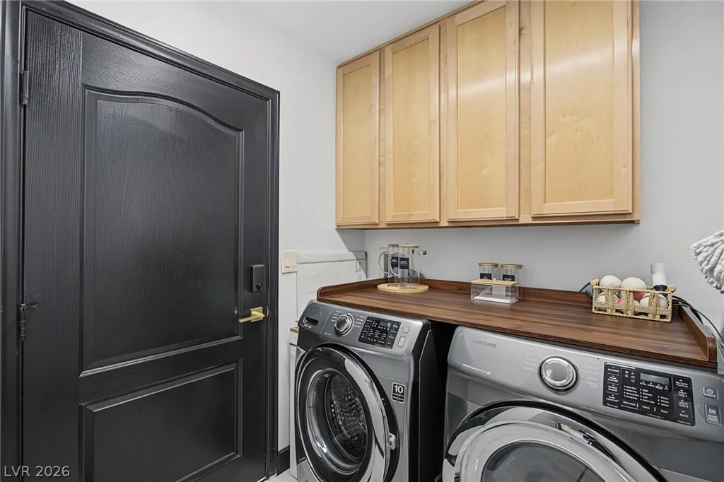 5560 Kings Row, Las Vegas, NV 89148