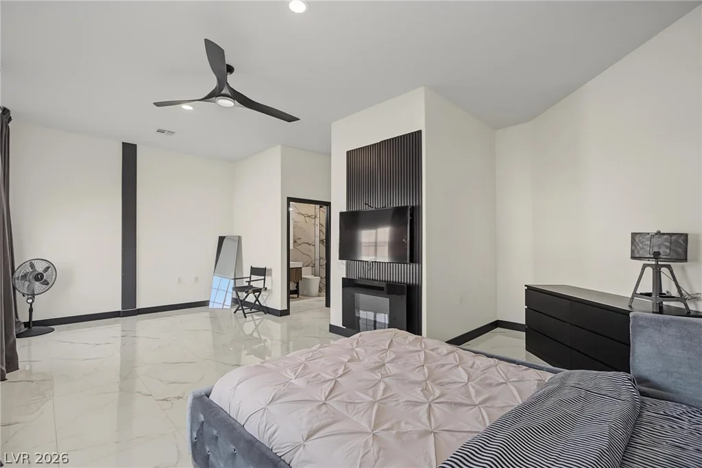 5560 Kings Row, Las Vegas, NV 89148