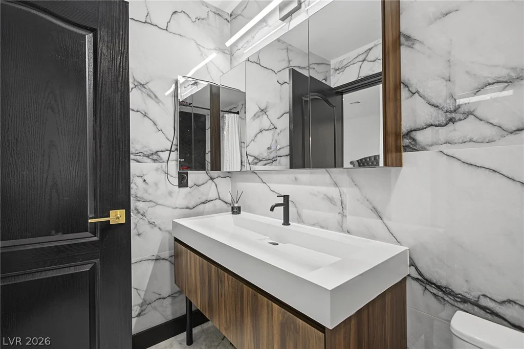 5560 Kings Row, Las Vegas, NV 89148