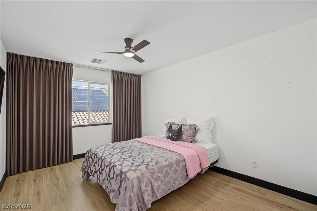 5560 Kings Row, Las Vegas, NV 89148