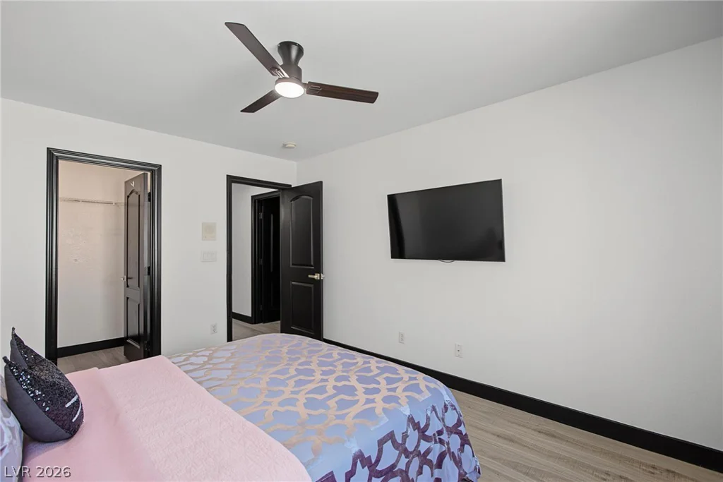 5560 Kings Row, Las Vegas, NV 89148