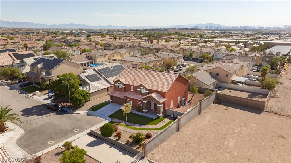 5560 Kings Row, Las Vegas, NV 89148