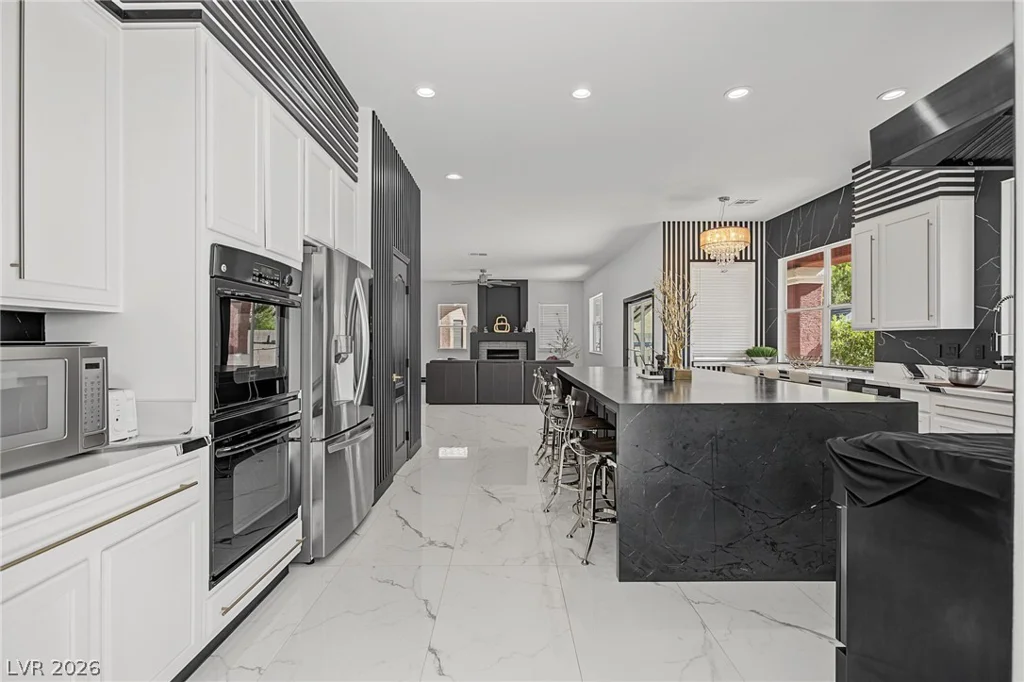 5560 Kings Row, Las Vegas, NV 89148