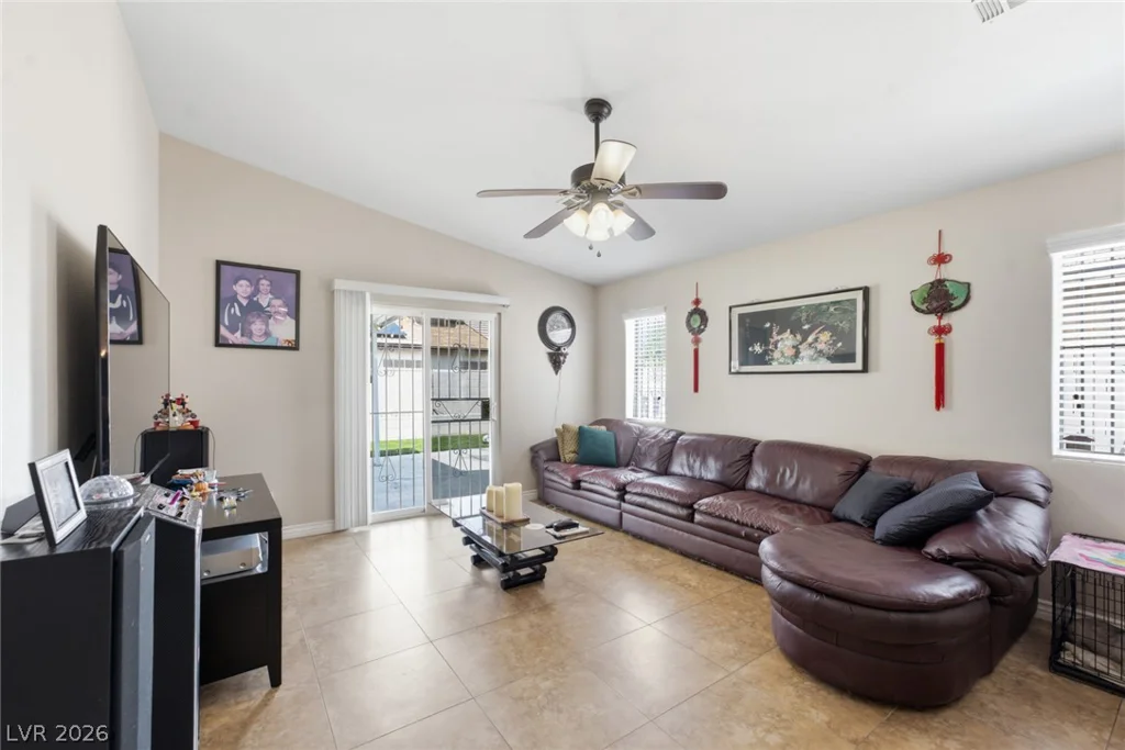 1229 Jarbridge, Las Vegas, NV 89110