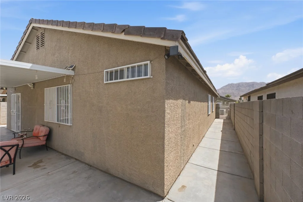 1229 Jarbridge, Las Vegas, NV 89110