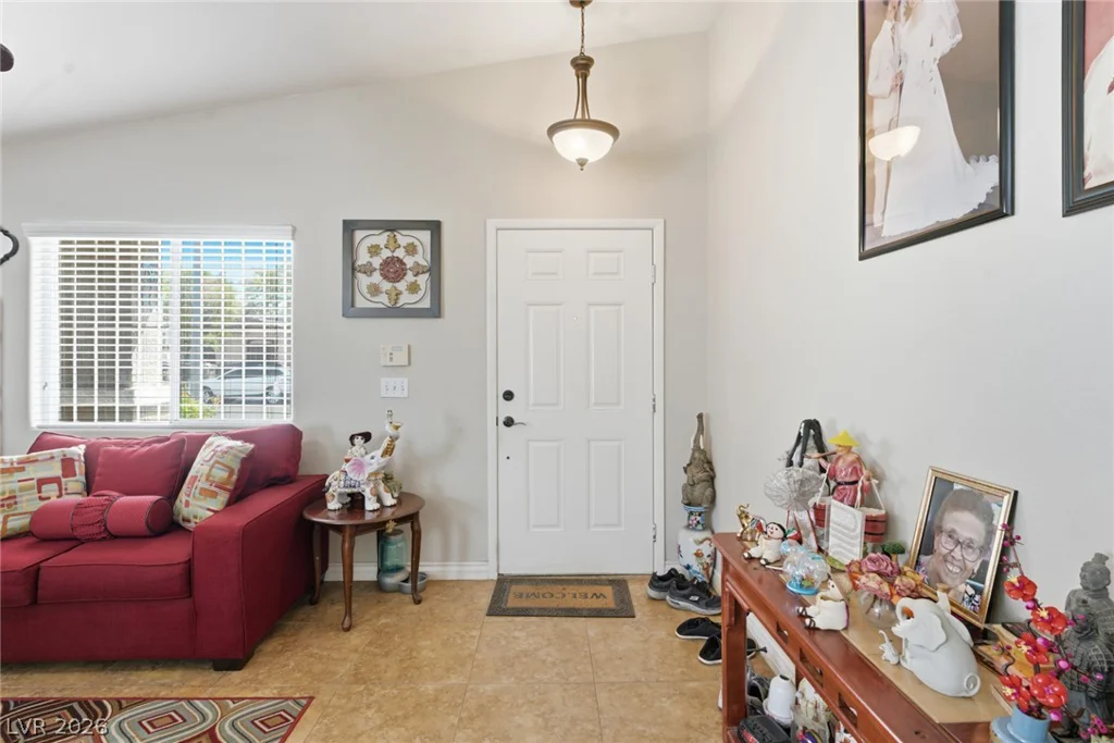 1229 Jarbridge, Las Vegas, NV 89110