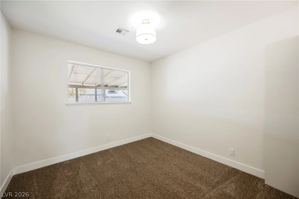 35 Hickory, Las Vegas, NV 89110