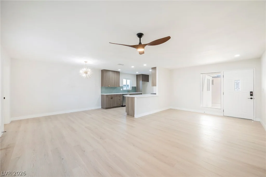872 Count Wutzke, Las Vegas, NV 89119