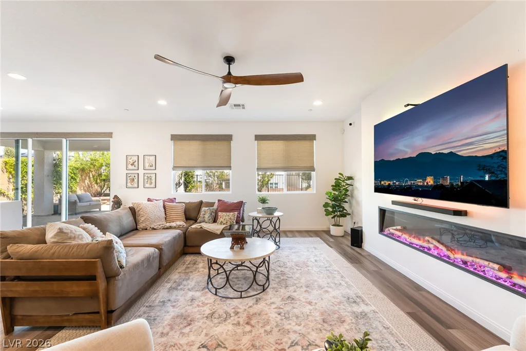 10332 Thurso, Las Vegas, NV 89166