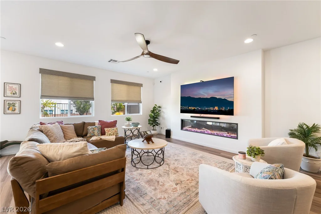 10332 Thurso, Las Vegas, NV 89166
