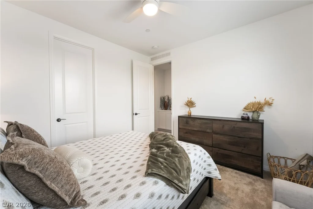 10332 Thurso, Las Vegas, NV 89166