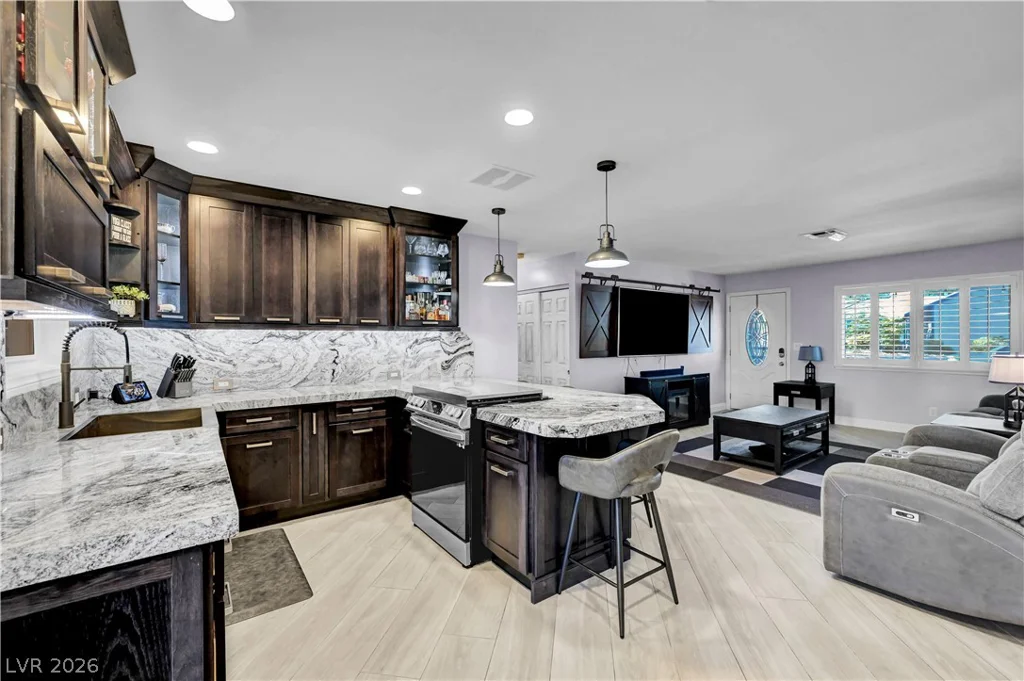 1522 Della, Boulder City, NV 89005