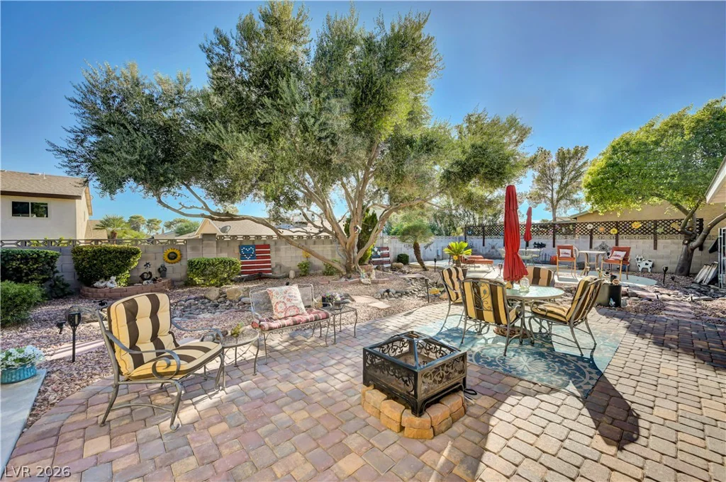 1522 Della, Boulder City, NV 89005