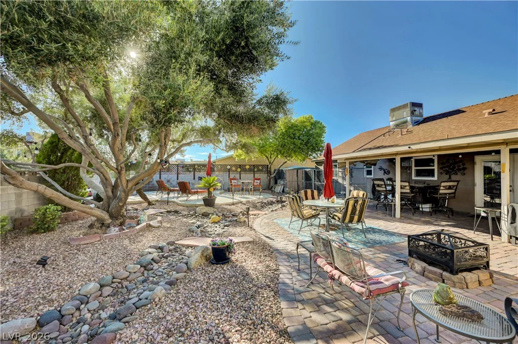 1522 Della, Boulder City, NV 89005