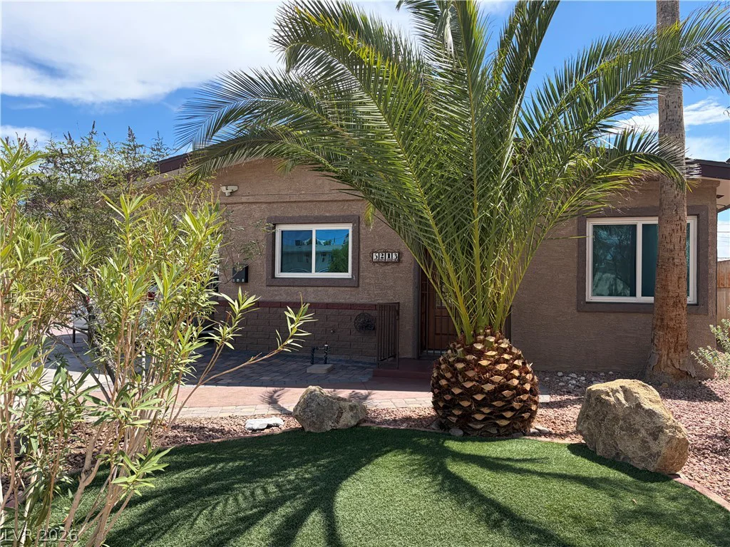 5213 Pebble Beach, Las Vegas, NV 89108