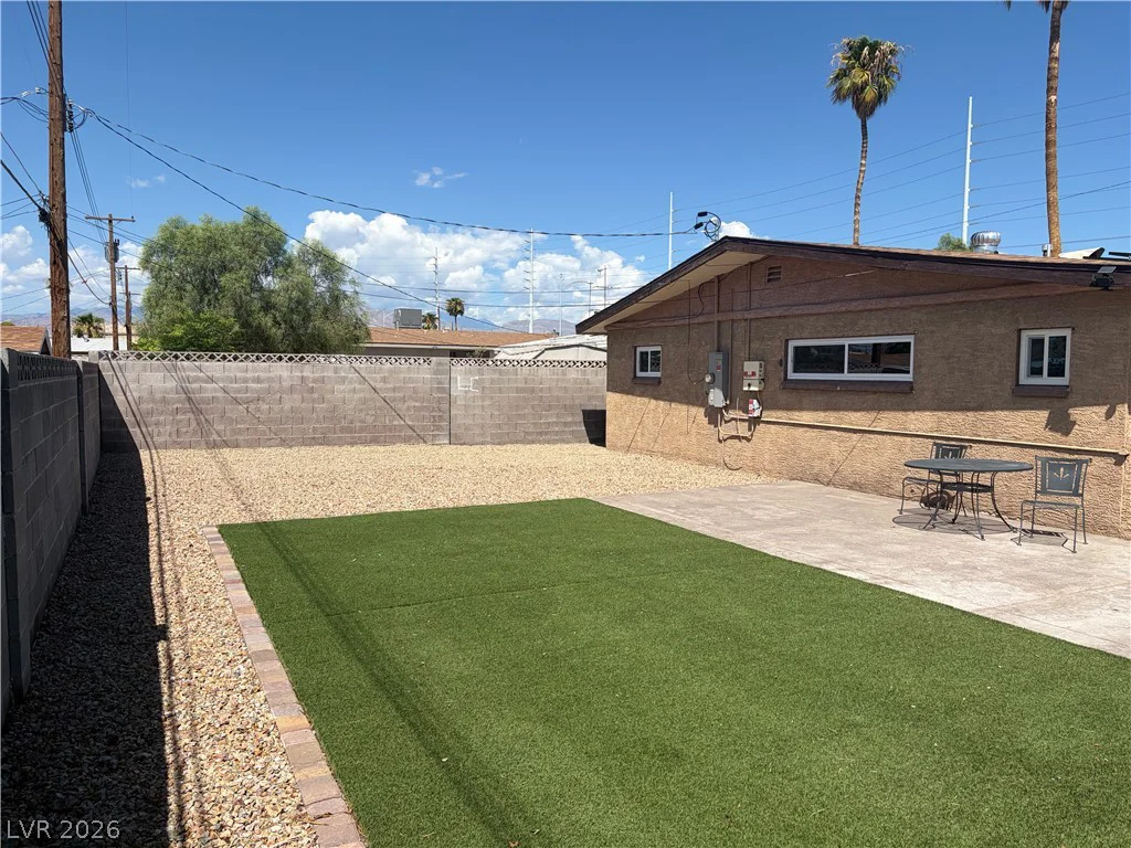 5213 Pebble Beach, Las Vegas, NV 89108