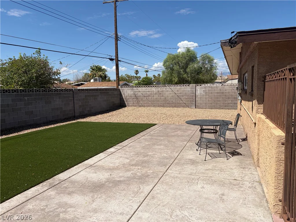 5213 Pebble Beach, Las Vegas, NV 89108