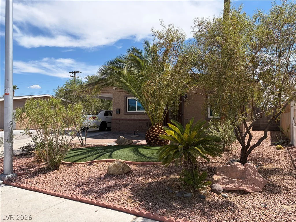5213 Pebble Beach, Las Vegas, NV 89108