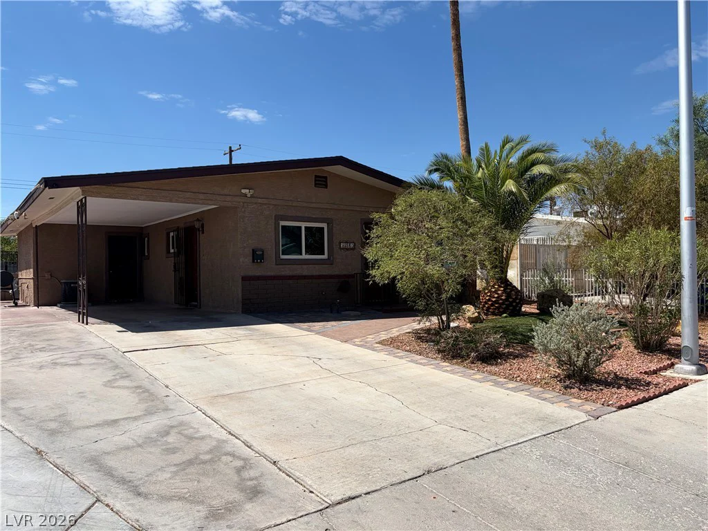5213 Pebble Beach, Las Vegas, NV 89108