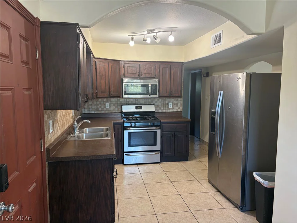 5213 Pebble Beach, Las Vegas, NV 89108