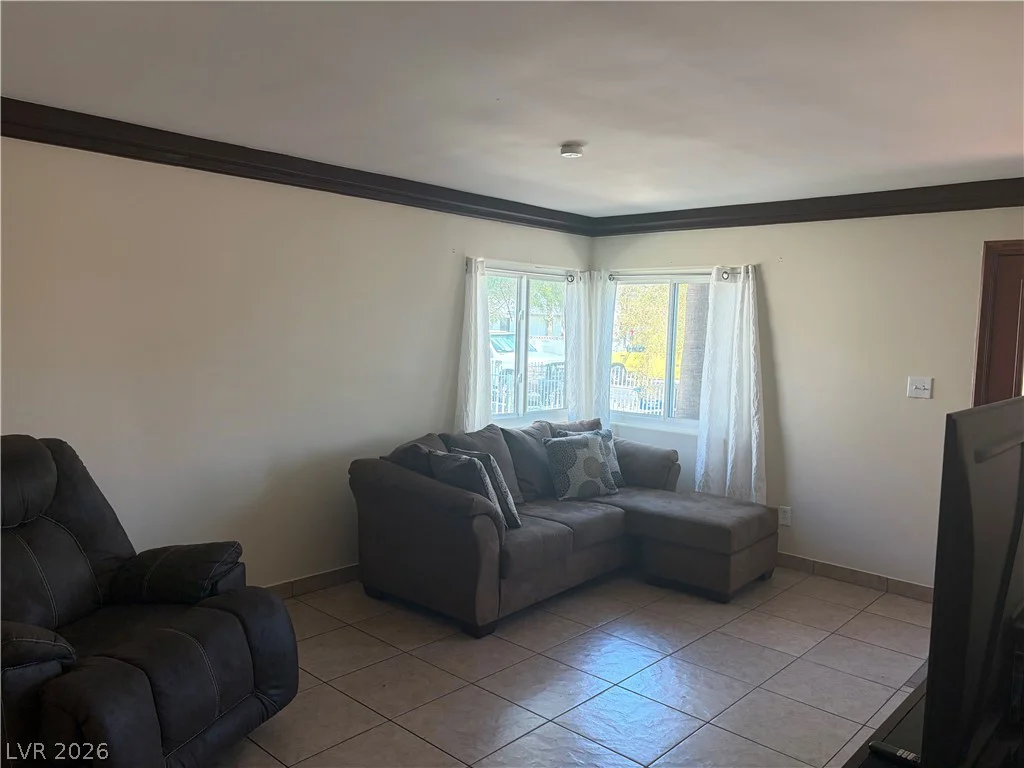 5213 Pebble Beach, Las Vegas, NV 89108