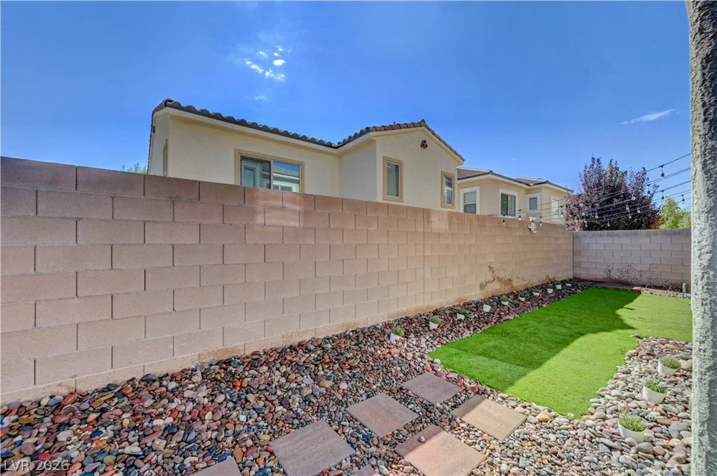 5822 Amber Mesa, Las Vegas, NV 89148