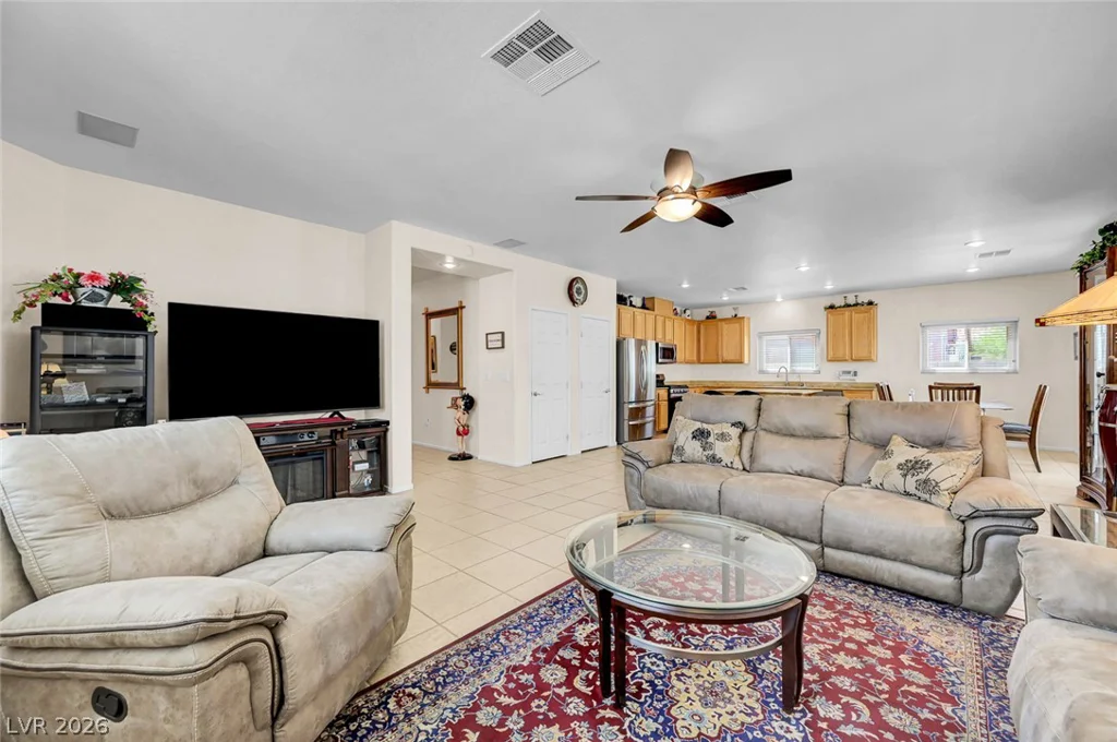 3152 McLennan, North Las Vegas, NV 89081