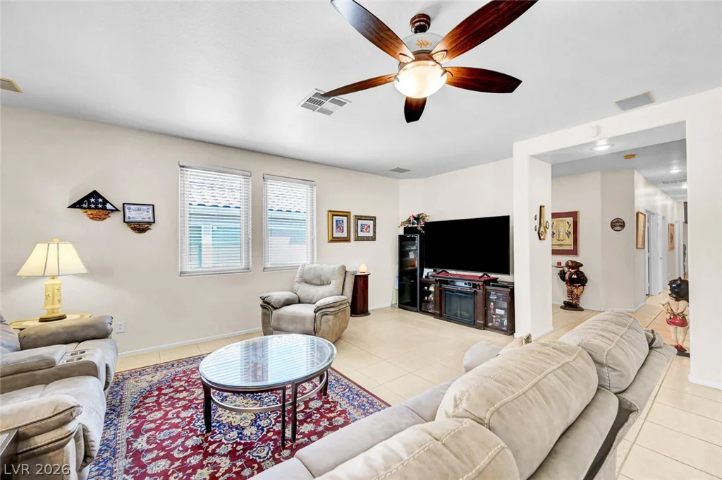 3152 McLennan, North Las Vegas, NV 89081