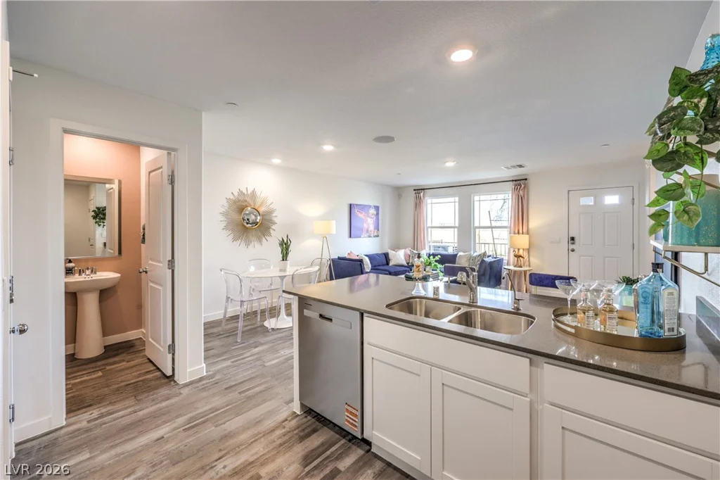 906 Pink Sugarbird, Henderson, NV 89011