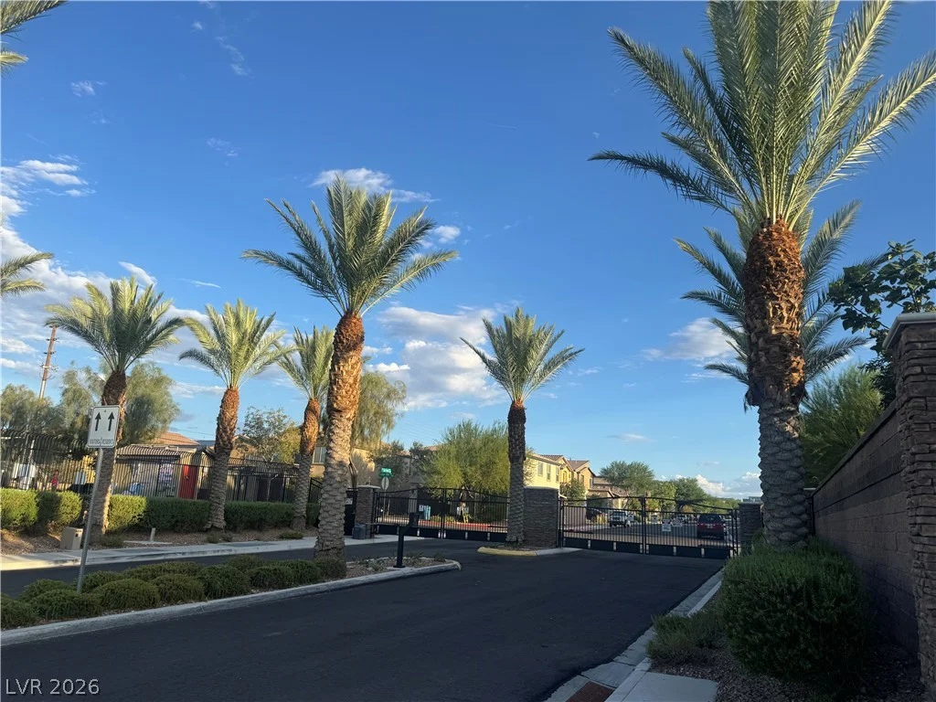 55 Canopus Ridge, Las Vegas, NV 89183