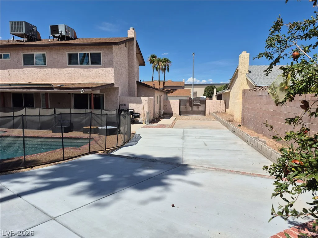 5849 Cherokee, Las Vegas, NV 89103