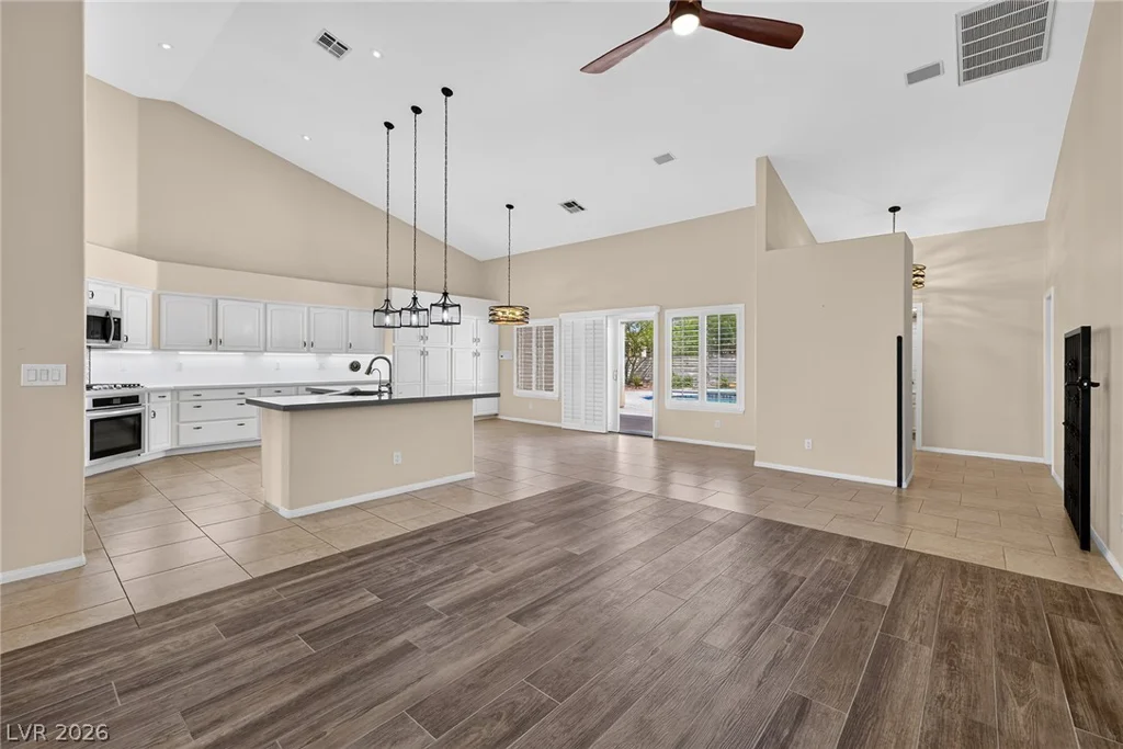 7712 Silver Wells, Las Vegas, NV 89149