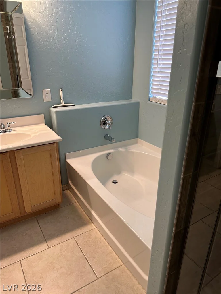 4112 GLIDING GULLS, North Las Vegas, NV 89084