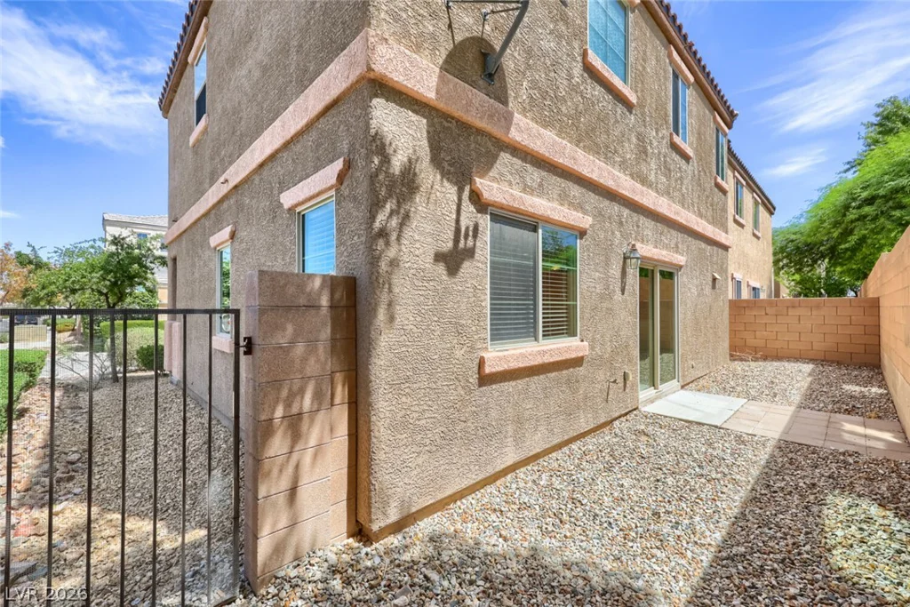 9041 Silken Crests, Las Vegas, NV 89149